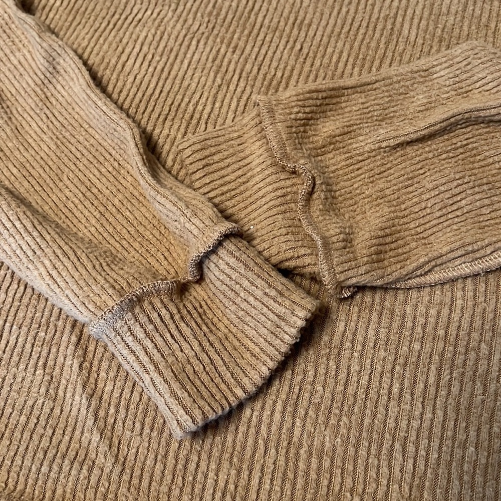 Off-Shoulder Top - Picture 3 of 4